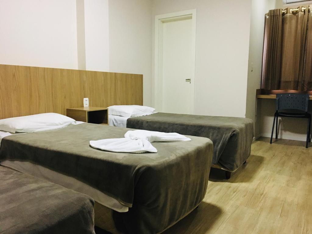 Hotel Paris كوريتيبانوس المظهر الخارجي الصورة
