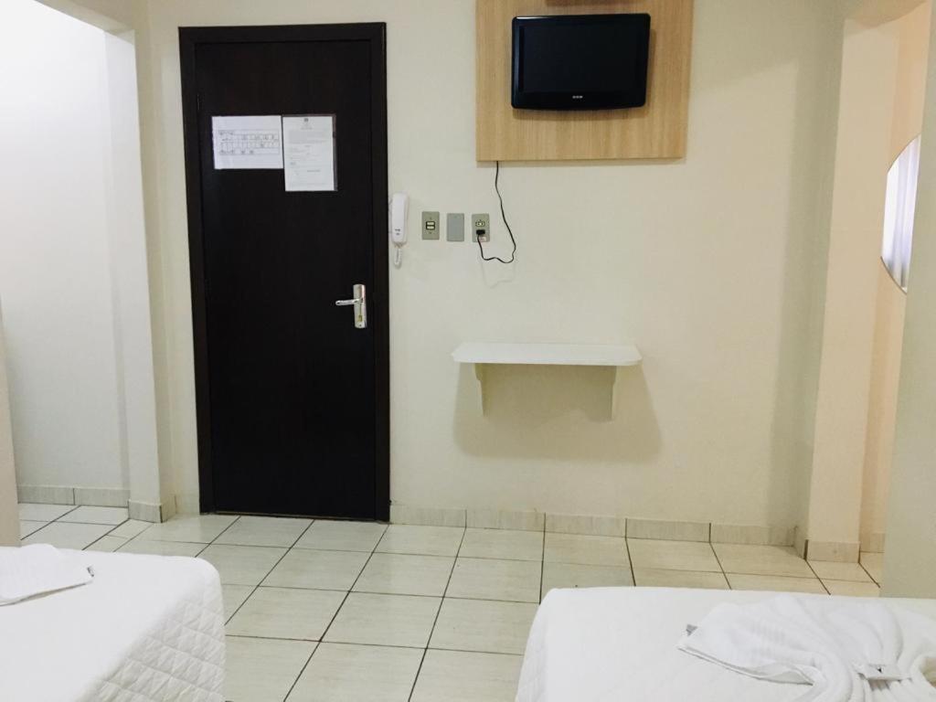 Hotel Paris كوريتيبانوس المظهر الخارجي الصورة